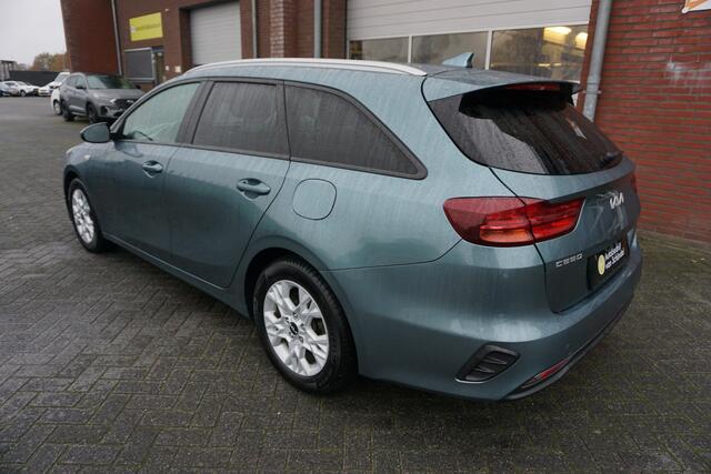 KIA CEE D Ceed Sportswagon 1.5 T-GDI 160PK DYNAMICLINE OKT 2023 VOLLEDIG DEALER ONDERHOUDEN! CAMERA STOEL+STUURVERWARMING ANDROID/APPLECARPLAY(NAVI) ECC AIRCO CRUISECONTROL BLUETOOTH LMV 4X ELECTR.RAMEN/SPIEGELS