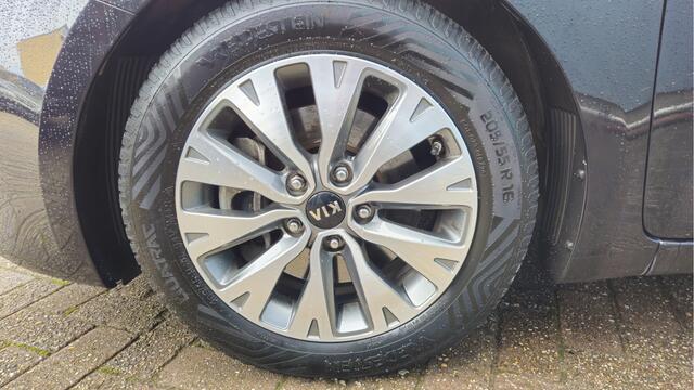 KIA CEE D cee'd 1.6 GDI DynamicLine NAVI TEL LM CAMERA TREKHAAK