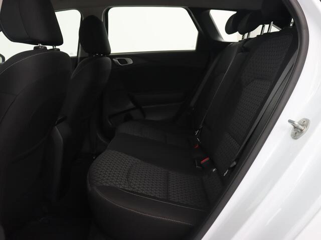 KIA CEE D Ceed 1.4 T-GDi DynamicLine | Automaat | Carplay | Camera | Navigatie | Parkeerhulp | Climate control | Bluetooth | Cruise control