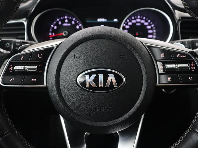 KIA CEE D Ceed 1.5 T-GDi GT-Line | Trekhaak | Stoel & stuurverwarming | Leder/Alcantara | Camera | Adaptive cruise | Park Assist | Climate control | Full LED | Carplay | Navigatie | Sportstoelen