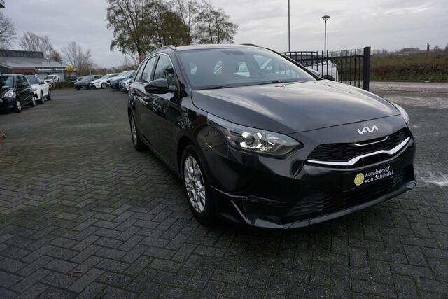 KIA CEE D Ceed Sportswagon 1.5 T-GDI 160PK AUTOMAAT DYNAMICLINE OKT 2023 CAMERA NAVIGATIE ANDROID-APPLECARPLAY RIJSTROOKSENSOR ECC AIRCO CRUISECONTROL PARKEERSENSOREN BLUETOOTH 4X ELECTR.RAMEN-SPIEGELS