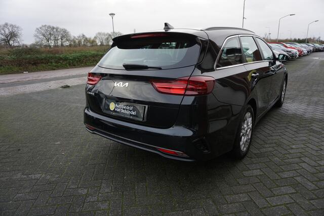 KIA CEE D Ceed Sportswagon 1.5 T-GDI 160PK AUTOMAAT DYNAMICLINE OKT 2023 CAMERA NAVIGATIE ANDROID-APPLECARPLAY RIJSTROOKSENSOR ECC AIRCO CRUISECONTROL PARKEERSENSOREN BLUETOOTH 4X ELECTR.RAMEN-SPIEGELS
