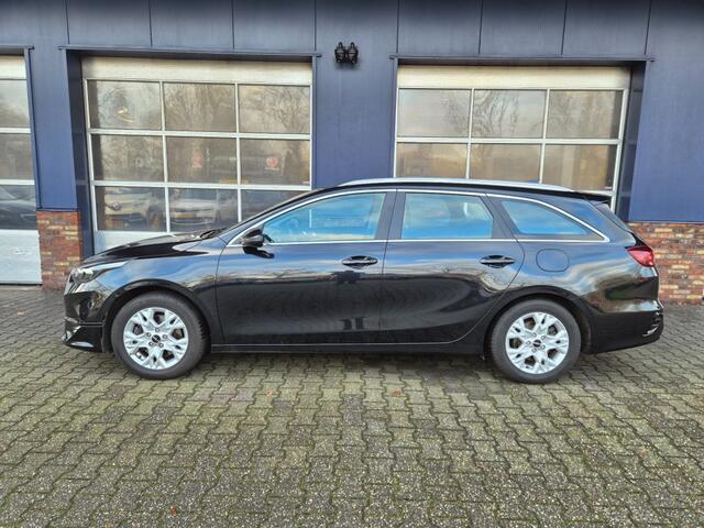 KIA CEE D 1.5 T-GDI DYNAMICLINE, TREKHAAK, CAMERA, APPLECARPLAY/ANDROID AUTO, ALL IN PRIJS.