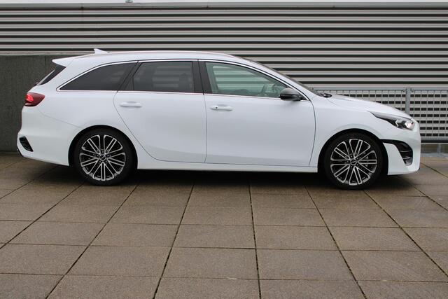 KIA CEE D Ceed Sportswagon 1.5 T-GDi GT-PlusLine Schuifdak / Trekhaak