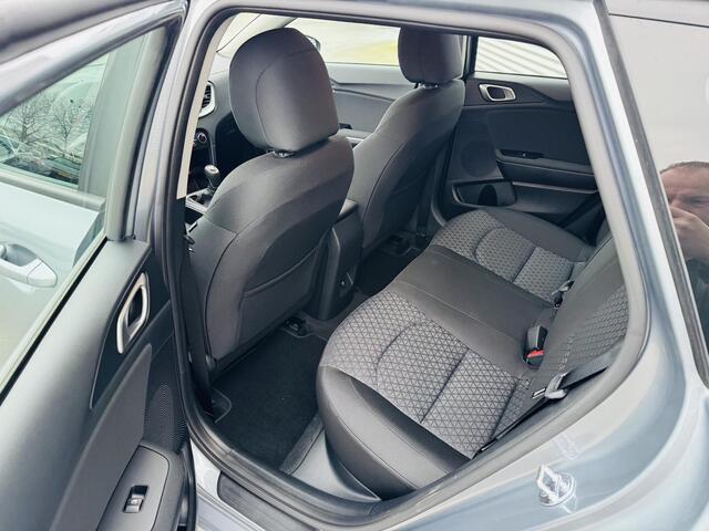 KIA CEE D Ceed Sportswagon 1.0 T-GDi ComfortLine Demo auto ! | BTW Auto | Km-stand kan iets varieeren ! | Informeer altijd even of de auto aanwezig is..