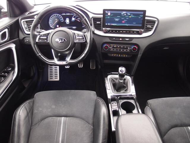 KIA CEE D Ceed Sportswagon 1.0 T-GDi GT-Line TREKHAAK / PANORAMADAK / FULL LED / KEYLESS / GR NAVI / CAMERA / CARPLAY / STOELVERW / STUURVERW / NL-AUTO