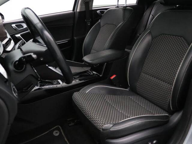 KIA CEE D Ceed Sportswagon 1.5 T-GDi MHEV ExecutiveLine Camera | Adapt. Cruis | Parkeersens. v+a | Trekhaak