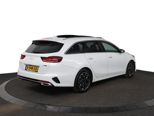 KIA CEE D Ceed Sportswagon 1.5 T-GDi GT-Line Automaat - Sportstoelen - Panorama dak - elektrische Achterklep - Adaptive Cruise control - Navigatie - Fabrieksgarantie tot 11-2030 of 150.000 km