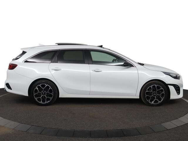 KIA CEE D Ceed Sportswagon 1.5 T-GDi GT-Line Automaat - Sportstoelen - Panorama dak - elektrische Achterklep - Adaptive Cruise control - Navigatie - Fabrieksgarantie tot 11-2030 of 150.000 km