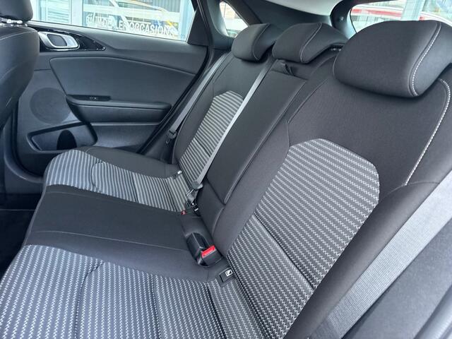 KIA CEE D 1.5 T-GDI AUTOMAAT DYNAMICLINE NAVI LMV PDC WINTERPACK