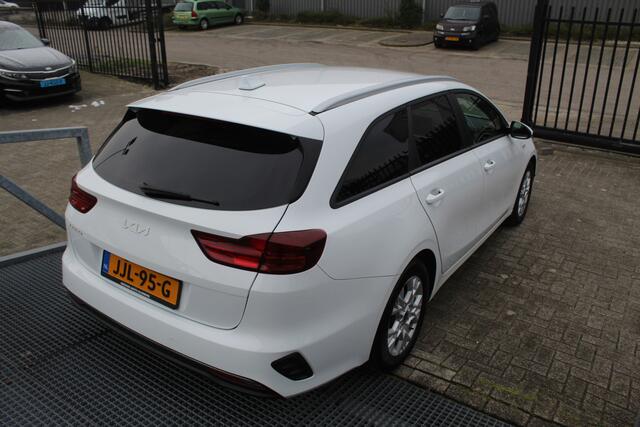 KIA CEE D Ceed Sportswagon 1.0 T-GDi DynamicPlusLine Stoelverwarming/Stuurverwarming/Achteruitrijcamera/Apple carplay/Licht metalen velgen/Cruise control/Lane assist