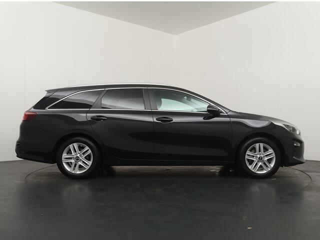 KIA CEE D Ceed Sportswagon 1.0 T-GDi DynamicPlusLine Airco - Apple Carplay/Android Auto - Navigatie - Cruise Control - Climate Control - Stuur/Stoel Verwarming - Fabrieksgarantie tot 04-2027