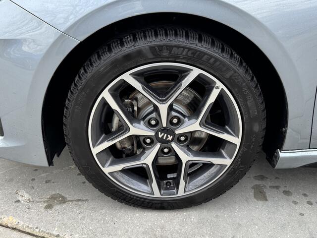 KIA CEE D Ceed 1.0 T-GDi 120pk GT-Line Panorama Climate control Navigatie Stoel - Stuur verwarming