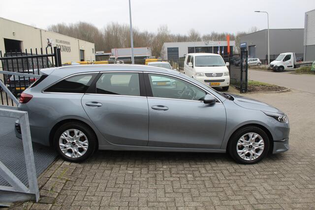 KIA CEE D Ceed Sportswagon 1.0 T-GDi MHEV DynamicLine AUTOMAAT Navigatie/Apple carplay/Achteruitrijcamera/Cruise control/Lane assist/Climate control/Led koplampen