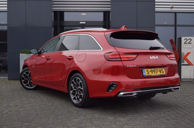 KIA CEE D Sportwagon 1.5 T-GDi GT-Line / Panodak / Navi / Camera/ Trekhaak afnb.