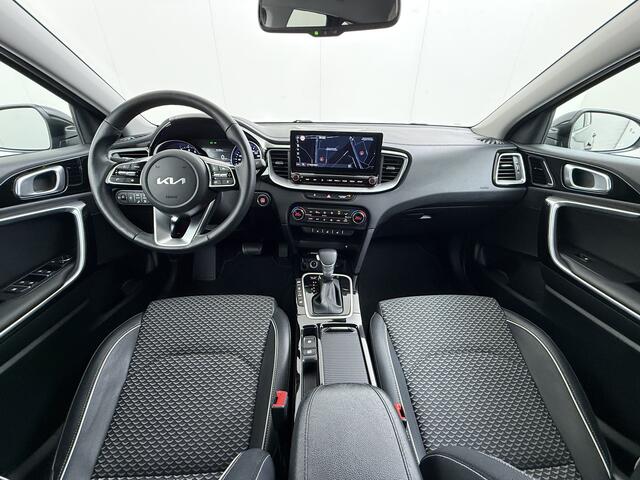 KIA CEE D Ceed Sportswagon 1.0T-GDi MHEV Automaat Facelift Navi Ecc Camera Apple Carplay Android Auto Pdc Stoel+Stuurverwarming DynamicPlusLine Elek.Achterklep Lane Assist Dodehoek Assist Regen-Lichtsensor Privacy Glas Isofix 1e Eigenaar Origineel Nederlandse Auto 