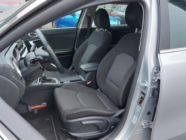 KIA CEE D Ceed Sportswagon 1.0 T-GDi 120pk Automaat MHEV DynamicLine | Navi | Apple Carplay+Android Auto | Clima | Cruise | Led Koplampen | Pdc+Camera | Rijstrook+Licht+Regensensor | 16''lm