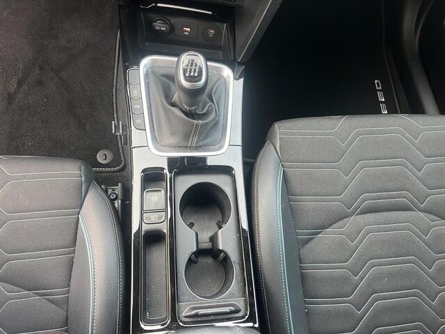 KIA CEE D Ceed 1.0 T-GDi Design Edition | JBL | Stoel- en Stuurverwarming | Lane Assist | Dode Hoek Assistentie |