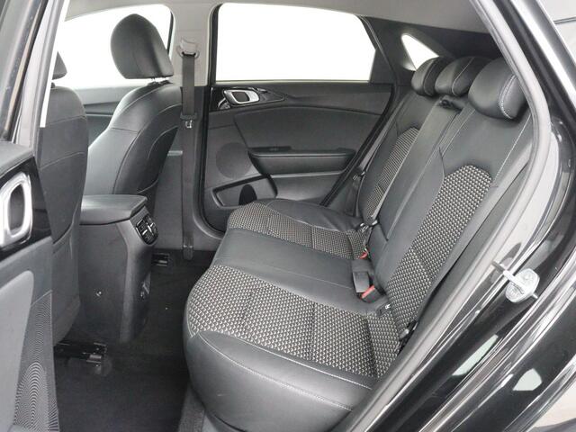 KIA CEE D Ceed 1.0 T-GDi DynamicPlusLine | Stoel & stuurverwarming | Trekhaak | Adaptive cruise | Camera | Carplay | Half leder | Keyless | Full LED | Navigatie