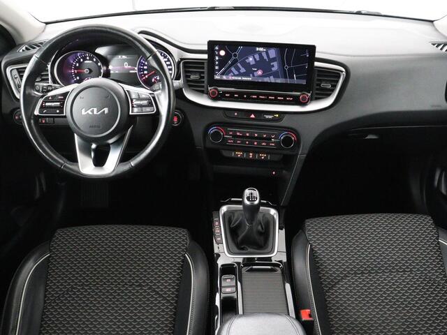 KIA CEE D Ceed 1.0 T-GDi DynamicPlusLine | Stoel & stuurverwarming | Trekhaak | Adaptive cruise | Camera | Carplay | Half leder | Keyless | Full LED | Navigatie