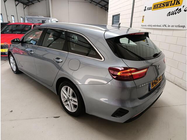 KIA CEE D Ceed Sportswagon 1.0 T-GDi DynamicLine Navigatie | Parkeersensoren | Airco (automatisch) | Cruiscontol