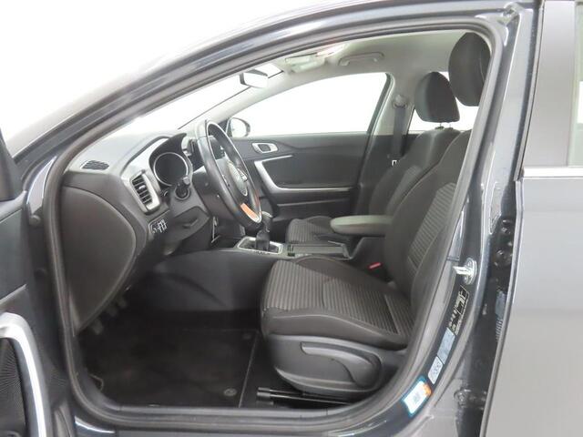 KIA CEE D CEED SPORTSWAGON 1.5 T-GDI DYNAMICLINE I TREKHAAK I APPLE CARPLAY I ADAPTIVE CRUISE CONTROL I P-CAMERA