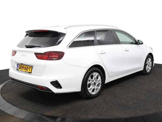 KIA CEE D Ceed Sportswagon 1.5 T-GDi DynamicPlusLine - Lichtmetalen Velgen - LED - Cruise Control - Stoel/Stuurverwarming - Dodehoek Detectie - Fabrieksgarantie Tot 2031