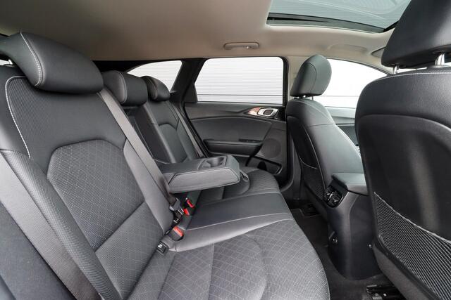 KIA CEE D Ceed Sportswagon 1.6 GDI PHEV ExecutiveLine | Trekhaak | Panoramadak | Leer | Rijklaarprijs - incl.garantie