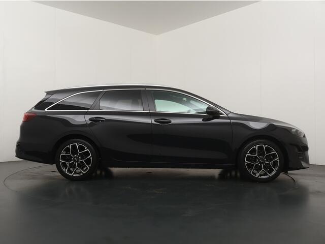 KIA CEE D Ceed Sportswagon 1.5 T-GDi GT-Line - Adaptive Cruise - Climate Control - Stoel/Stuurverwarming - Schuif/Kanteldak - Navigatie - Apple Carplay/Android Auto Fabrieksgarantie 19-02-2032 of 150.000 km