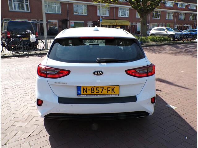 KIA CEE D Ceed 1.4 T-GDi DynamicPlusLine 141 PK,,, stuurverwarming nw banden