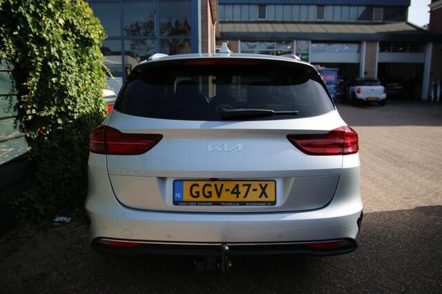 KIA CEE D Ceed Sportswagon 1.5 T-GDi MHEV Dyn+L