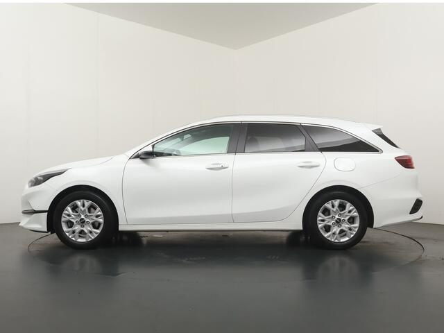 KIA CEE D Ceed Sportswagon 1.5 T-GDi DynamicPlusLine Elektrische Achterklep - Stoel / Stuur Verwarming - Climate Control - Adaptive Cruise Contr Fabrieksgarantie tot 04-2032 of 150.000km