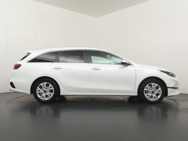 KIA CEE D Ceed Sportswagon 1.5 T-GDi DynamicPlusLine Elektrische Achterklep - Stoel / Stuur Verwarming - Climate Control - Adaptive Cruise Contr Fabrieksgarantie tot 04-2032 of 150.000km