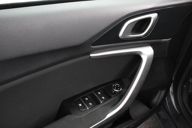 KIA CEE D Ceed 1.0 T-GDi Comfort Navigatie Apple Carplay / Android Auto Camera DAB Airco Stoelverwarming Cruise Control