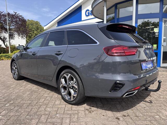 KIA CEE D Ceed Sportswagon 1.6 GDI PHEV ExecutiveLine | Trekhaak, 10 jaar garantie, Schuifdak, Stoelventilatie, Digitaal Display, Leer, Elektr. achterklep, Dealer onderhouden, 1300kg trekgewicht!