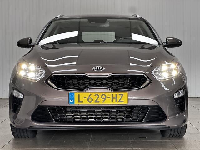 KIA CEE D Ceed Sportswagon 1.4 T-GDi DynamicLine/ Automaat/ LED Dagrijverl/ Trekhaak/ Apple+Android/ Clima/ Navi/ Cruise/ Bluetooth/ Multi.LEDER.Stuur/ Elek.pakket/ Isofix/ PDC.