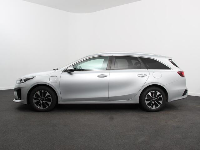 KIA CEE D Ceed Sportswagon 1.6 GDI PHEV DynamicLine Climate control Cruise control Adaptive Electrisch bedienbare achterklep Camera Lichtmetalen velgen Camera Navigatie Apple Carplay/ Android Auto Led