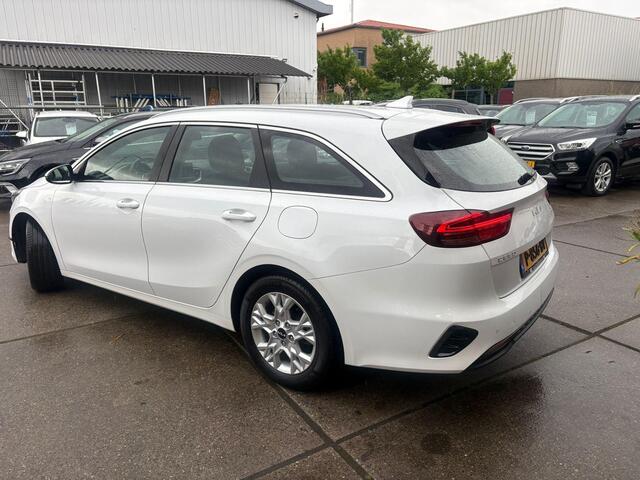 KIA CEE D Ceed Sportswagon 1.0 T-GDi DynamicLine Dealer ondh, Clima, cruise, camera, carplay