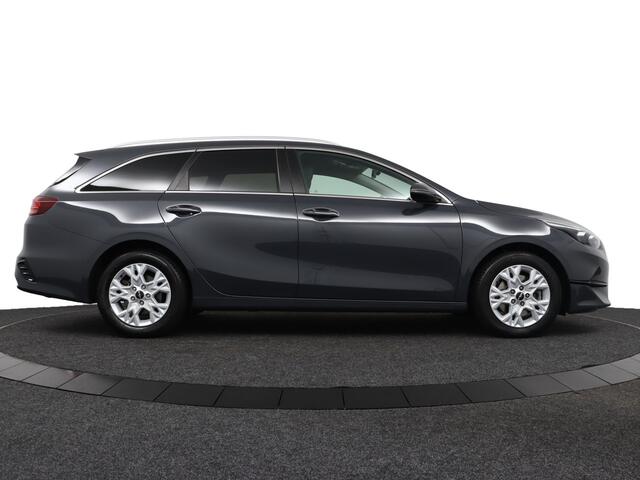 KIA CEE D Ceed Sportswagon 1.5 T-GDi MHEV DynamicPlusLine - Automaat - Adaptief Cruise control - Stoel verwarming - Stuurwiel verwarming - Fabrieksgarantie tot 06-2030