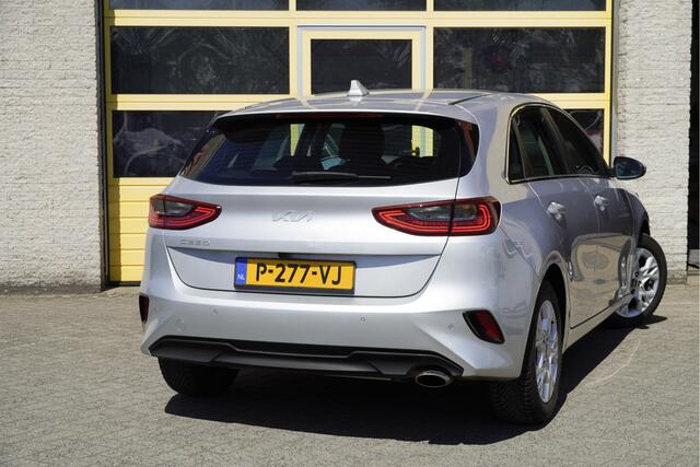 KIA CEE D Ceed 1.0 T-GDi 5drs DynamicLine BJ2022 Lmv 16" | Led V+A | Pdc | Achteruitrijcamera | App-Connect | Navi | Climate control | Cruise control | Getint glas