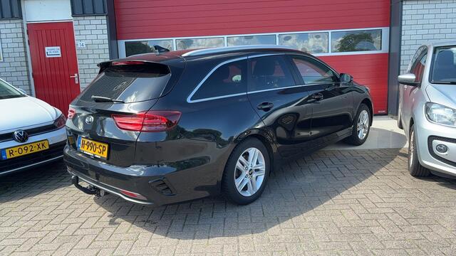 KIA CEE D Ceed Sportswagon 1.0 T-GDi DynamicPlusLine TREKHAAK / STOELVERW / STUURVERW / CAMERA / CARPLAY / KEYLESS / NAVI / CLIMA / PDC / BLUETOOTH / CRUISE / NL-AUTO