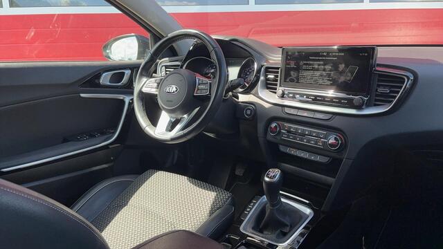 KIA CEE D Ceed Sportswagon 1.0 T-GDi DynamicPlusLine TREKHAAK / STOELVERW / STUURVERW / CAMERA / CARPLAY / KEYLESS / NAVI / CLIMA / PDC / BLUETOOTH / CRUISE / NL-AUTO