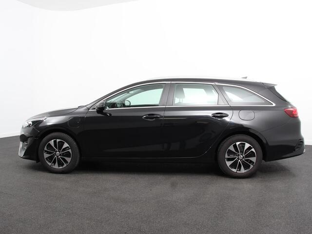 KIA CEE D Ceed Sportswagon 1.6 GDI PHEV DynamicLine Automaat Climate control Keyless Cruise control LED Parkeersensoren achter Camera Stuur verwarming Stoel verwarming Apple Carplay/ Andriod Auto