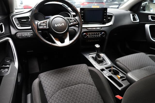 KIA CEE D Ceed Sportswagon 1.5 T-GDi DynamicLine CARPLAY CAMERA STOEL-STUURVERW. CRUISE DAB LANE-ASSIST HILD-HOLD CLIMA NAVI CRUISE PDC LMV