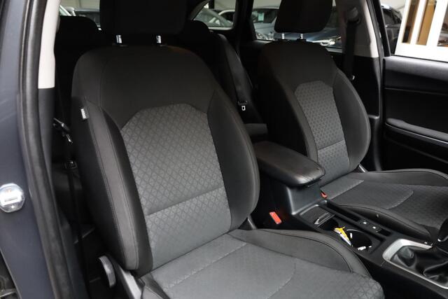 KIA CEE D Ceed Sportswagon 1.5 T-GDi DynamicLine CARPLAY CAMERA STOEL-STUURVERW. CRUISE DAB LANE-ASSIST HILD-HOLD CLIMA NAVI CRUISE PDC LMV