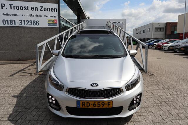 KIA CEE D cee'd Sportswagon 1.0 T-GDi GT-Line Summer Edition Panoramadak! NAP/Apple carplay/Trekhaak/Stoelverwarming/Stuurverwarming/Cruise control/Climate control/Navigatie/Bluetooth