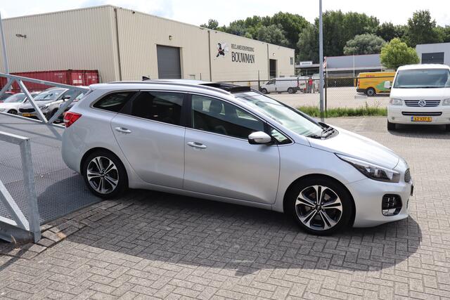 KIA CEE D cee'd Sportswagon 1.0 T-GDi GT-Line Summer Edition Panoramadak! NAP/Apple carplay/Trekhaak/Stoelverwarming/Stuurverwarming/Cruise control/Climate control/Navigatie/Bluetooth