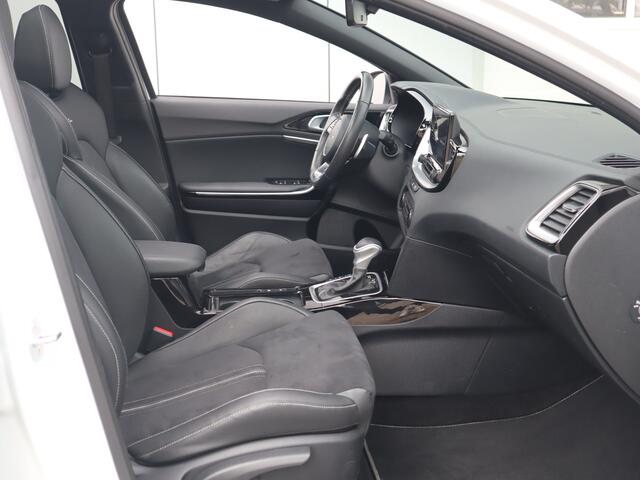KIA CEE D Ceed Sportswagon 1.5 T-GDi GT-Line / Pano / Half Leder / Pilot Assist / Stoel & Stuurverwarming