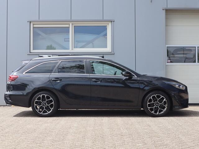 KIA CEE D Ceed Sportswagon 1.5 T-GDi GT-Line / Pano / Half Leder / Pilot Assist / Stoel & Stuurverwarming
