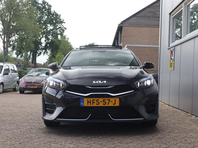 KIA CEE D Ceed Sportswagon 1.5 T-GDi GT-Line / Pano / Half Leder / Pilot Assist / Stoel & Stuurverwarming